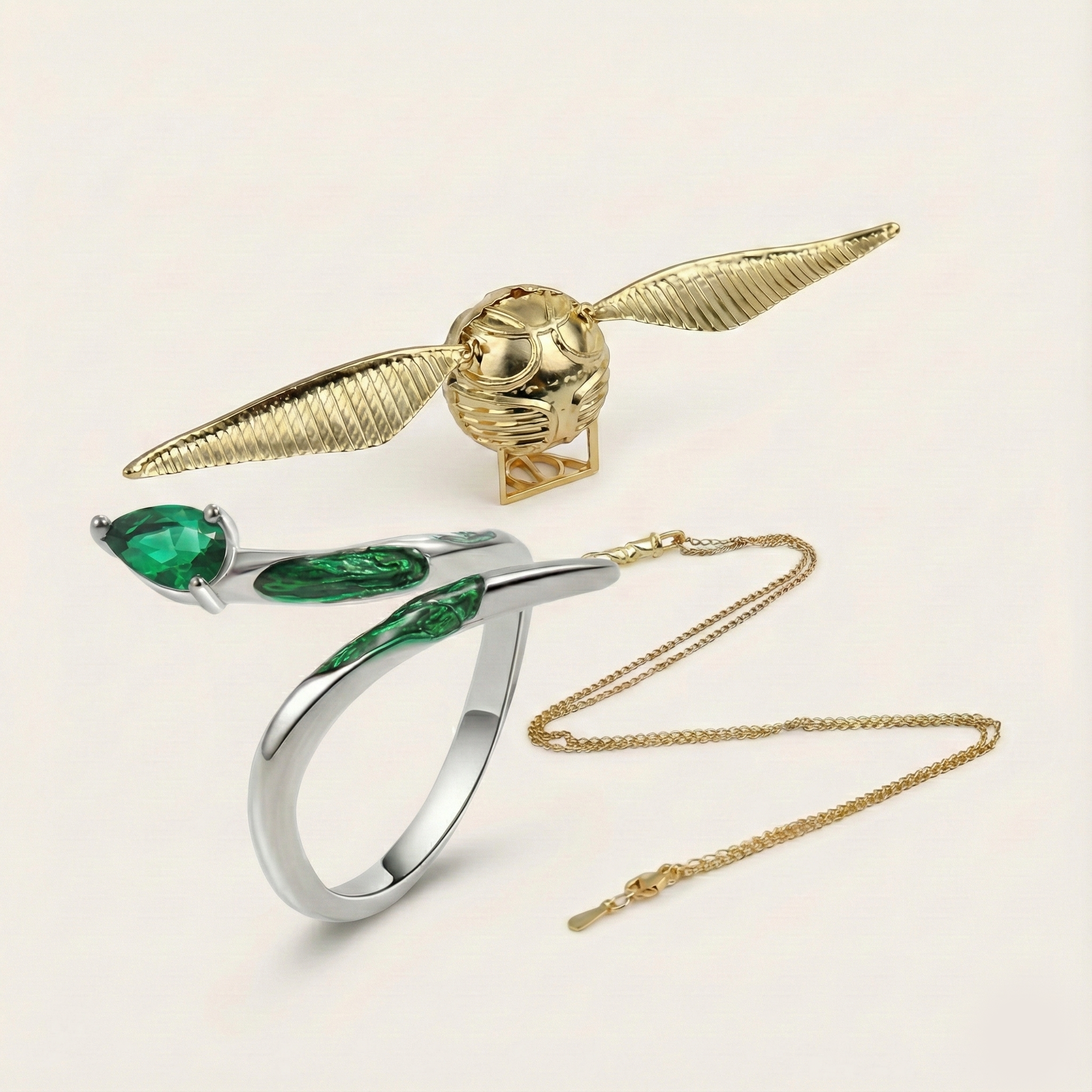 Rotating Wing Jewelry Box – Elegant Ring