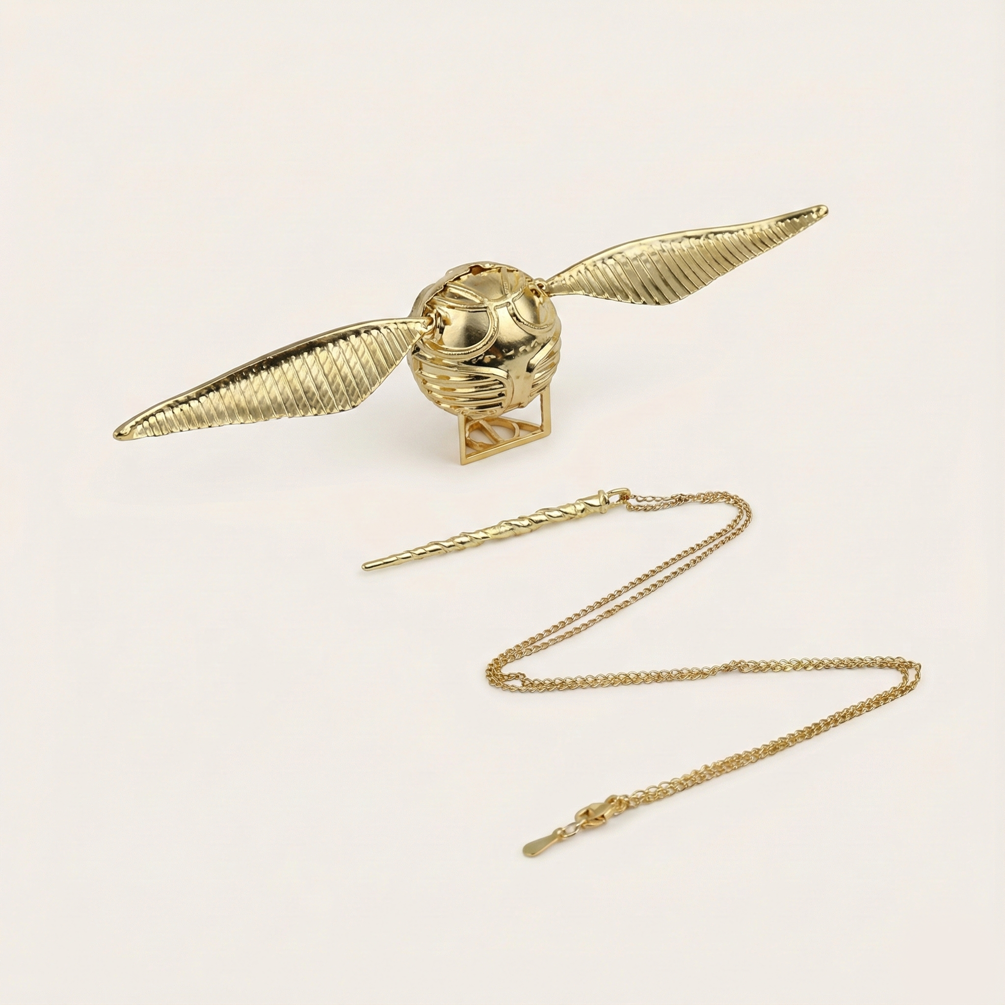 Rotating Wing Jewelry Box – Elegant Ring