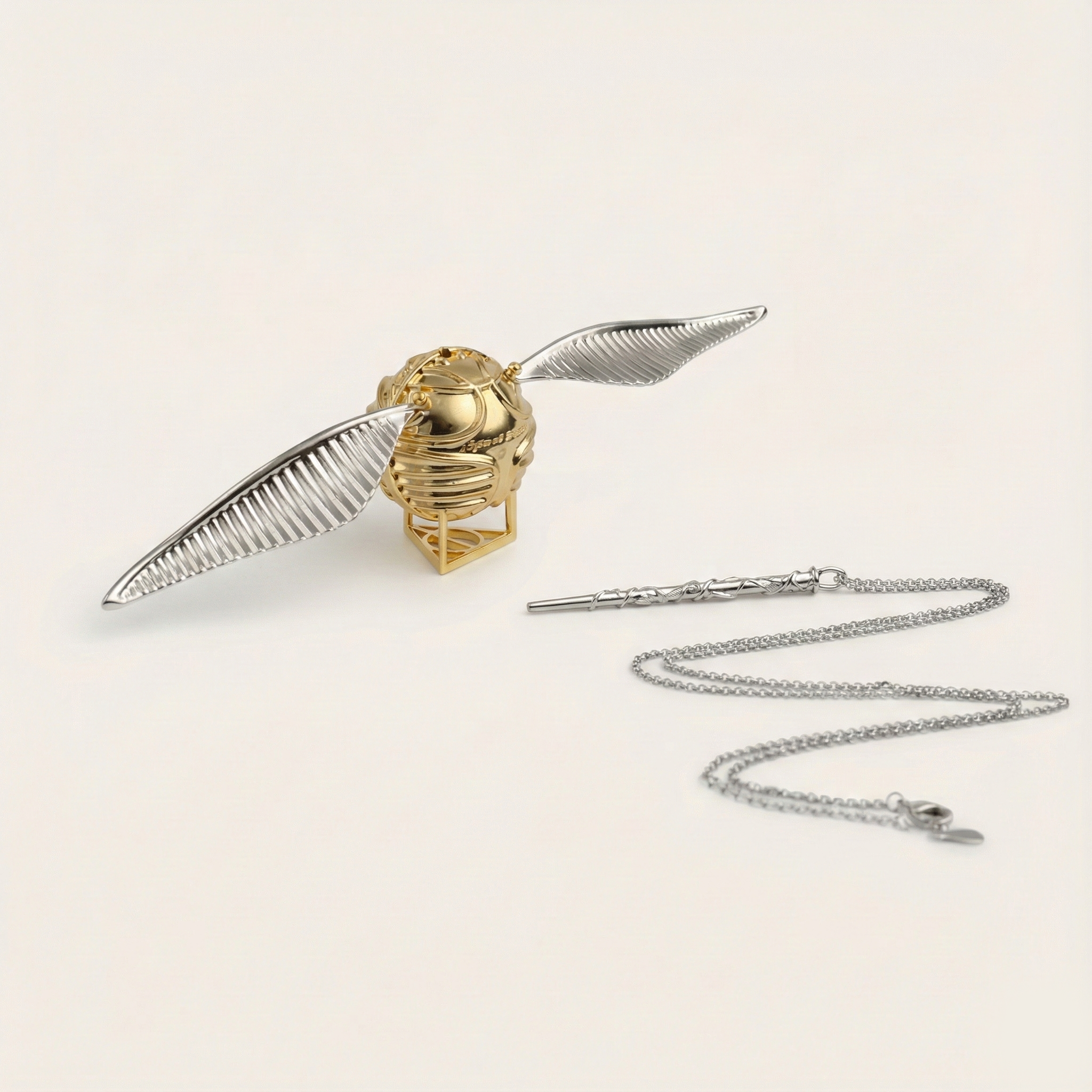 Rotating Wing Jewelry Box – Elegant Ring